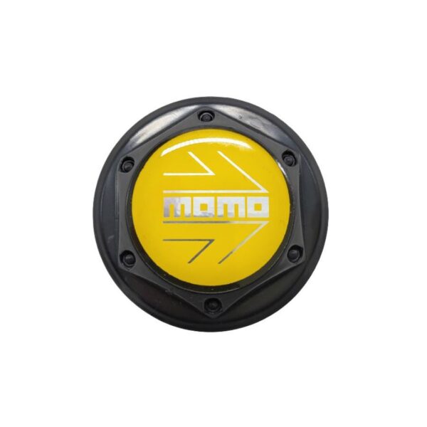 Tapa Rin Firenze Negra Resina Momo Letra Cromo Fondo Amarillo 50mm